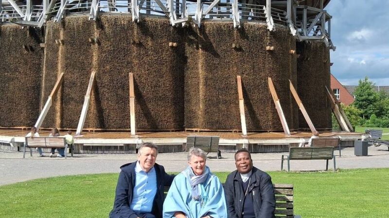 Besuch bei APH: Trotz vieler Probleme – Bischof aus Benin blickt in Kevelaer zuversichtlich in die Zukunft