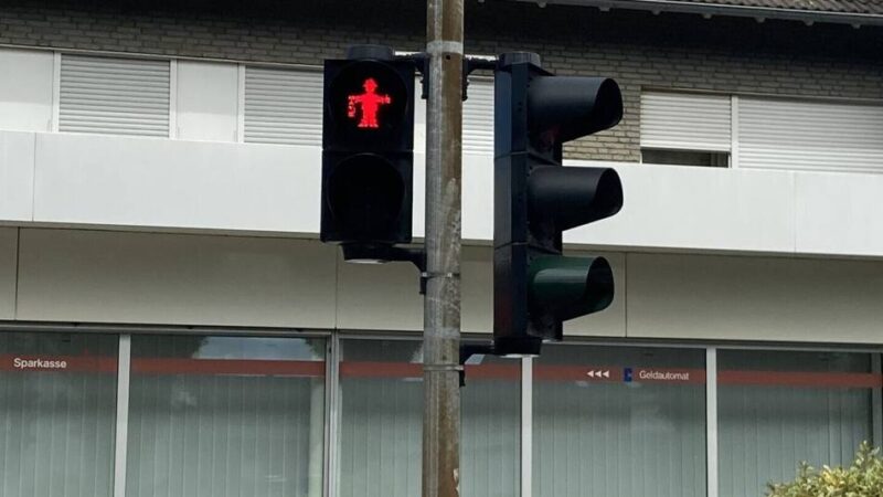 Verkehr in Grevenbroich: An weiteren Ampeln leuchtet jetzt der Bergmann