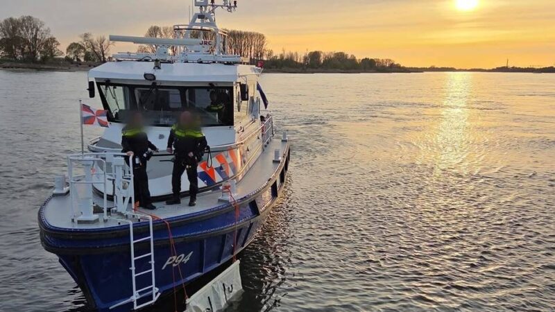 Nahe der Grenze geborgen: Toter im Rhein bei Spijk ist junger Mann aus Deutschland