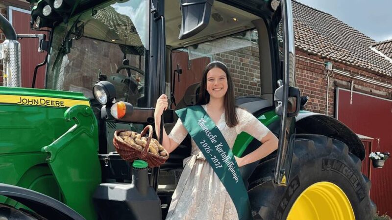 Krönungsfeier auf der Laga in Neuss: Erste Frühkartoffeln der Saison – und eine neue Königin