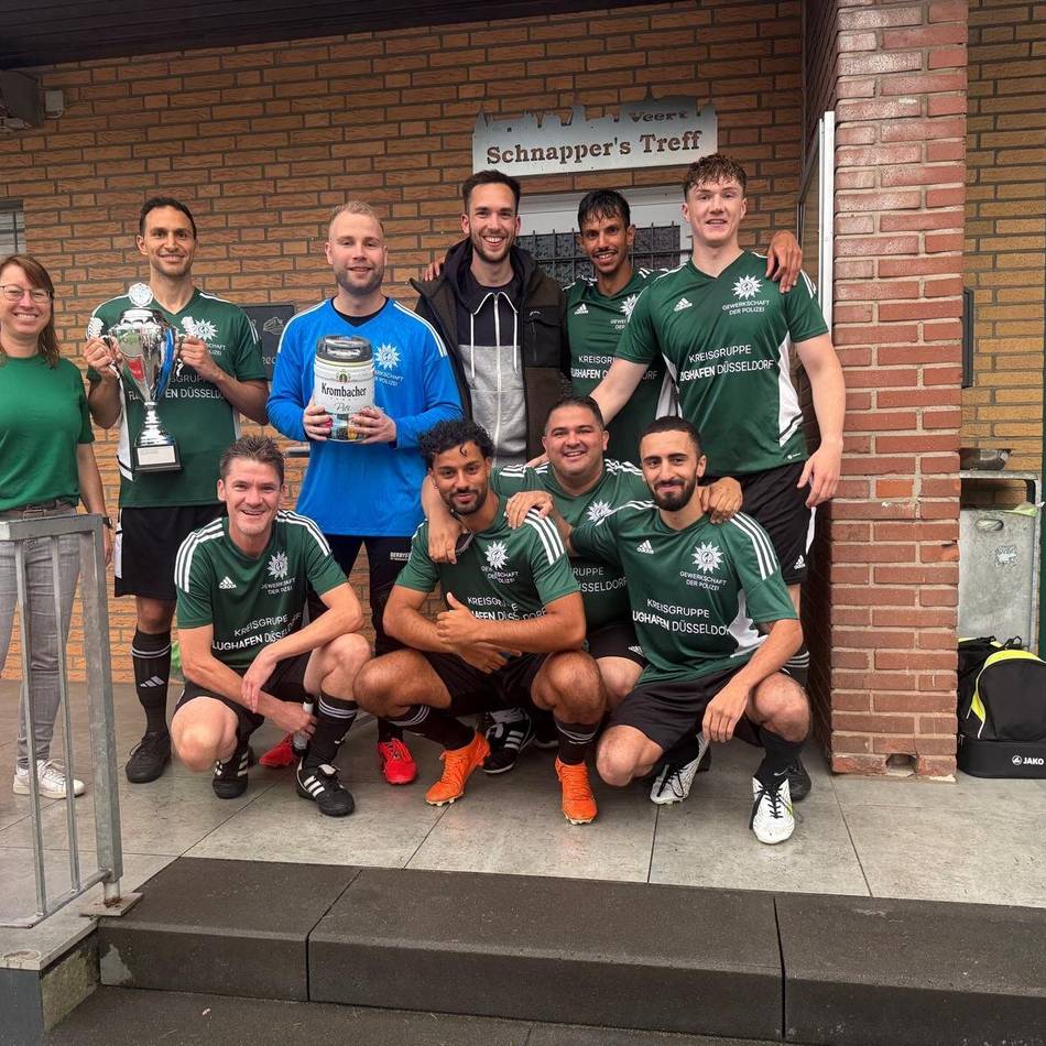 Stimmung in Veert: Bundespolizei holt Sieg beim Betriebs-Fußballturnier in Veert