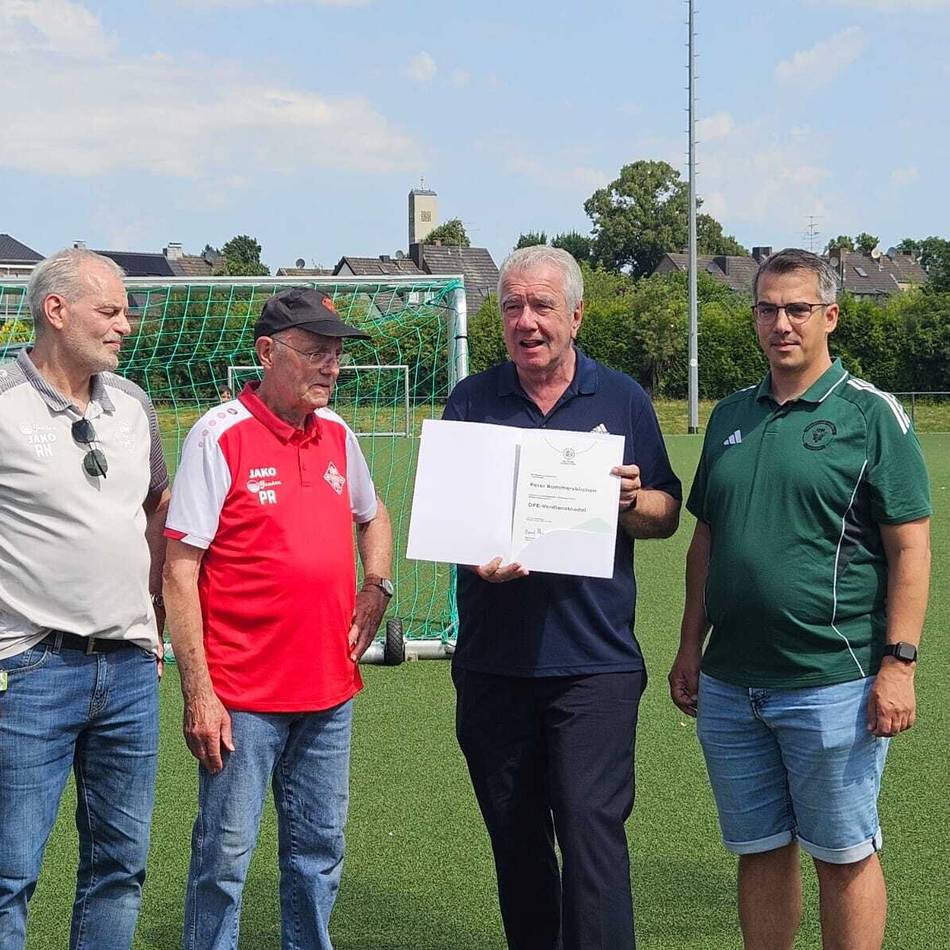 84-jähriger Trainer der DJK Giesenkirchen: DFB ehrt Peter Rommerskirchen mit höchster Auszeichnung