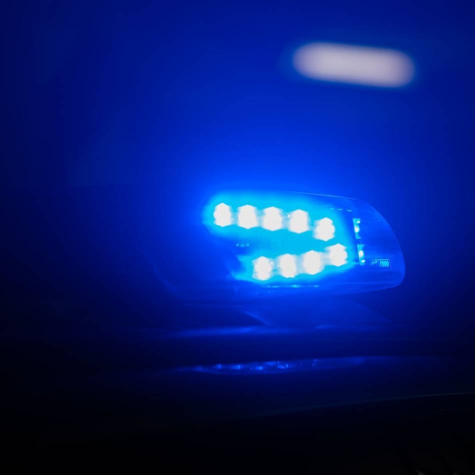 Drei Schwerverletzte in Solingen: Autos stoßen auf Kreuzung zusammen – Schaulustige behindern Einsatzkräfte