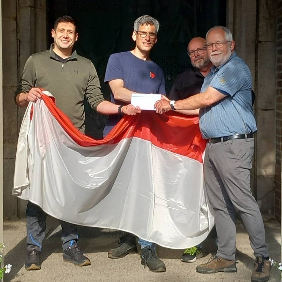 Tradition wird fortgeführt: Neue Fahnenschmücker für St. Hubertus Schiefbahn
