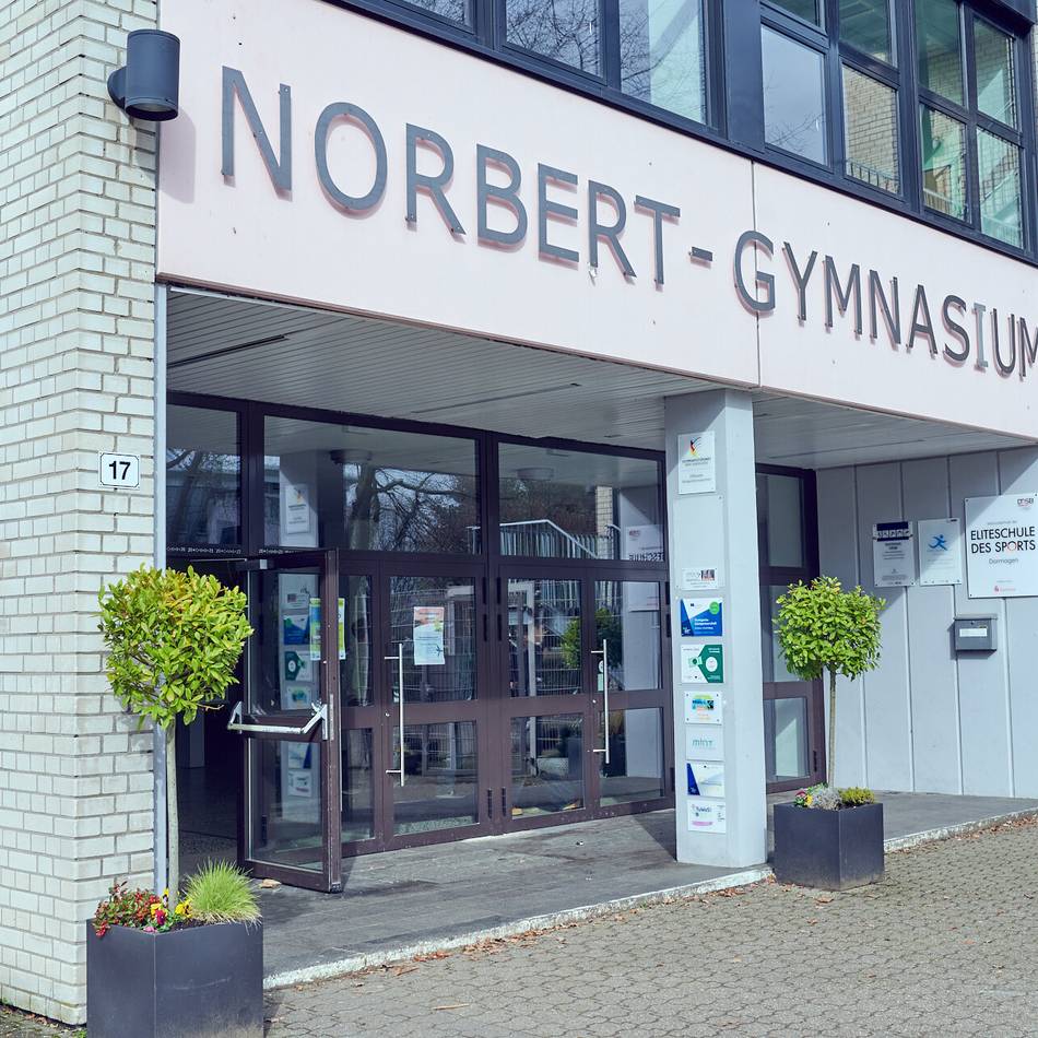 Primär für Dormagener Kinder gedacht: Hilfe für Dormagener Schüler – Norbert-Gymnasium bekommt Schulsozialarbeiter