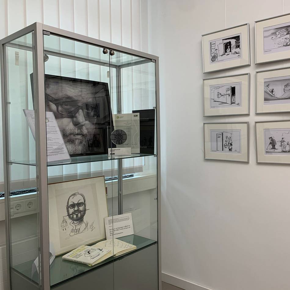 Retrospektive zu Künstler aus Mönchengladbach: Ausstellung zeigt die besten Werke des Karikaturisten Nik Ebert