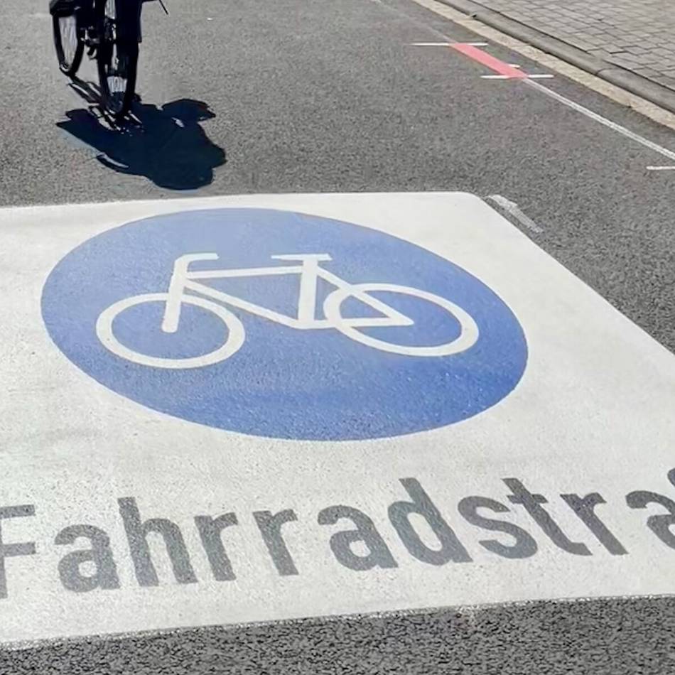 Straße in Schiefbahn: Fördermöglichkeiten für Projekt „Fahrradstraße und Schwammstadt Siedlerallee“ prüfen