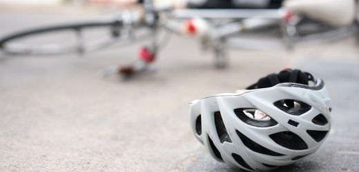 Kahla in Thüringen: Mann attackiert Radfahrerinnen – Frau schwer verletzt
