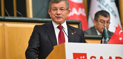 Türkei: Früherer Premier Ahmet Davutoğlu zieht sich aus Parteipolitik zurück