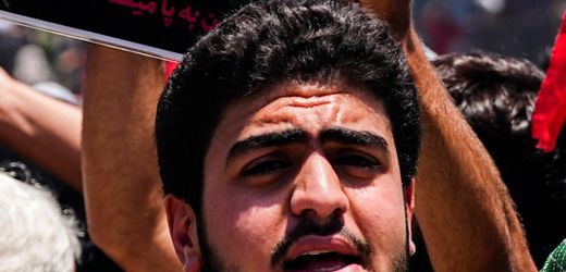 Iran: Trauerzeremonie für Ali Khamenei wird zur Machtdemonstration