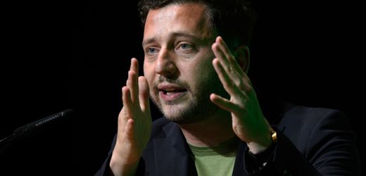 Erneuerbare Energie: Grünen-Chef Felix Banaszak nennt Reform »ideologisch motivierten Mumpitz«