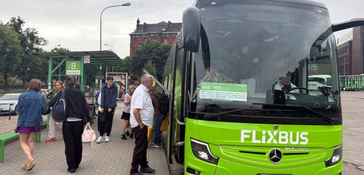 Polen: Auf der Halbinsel Hel fahren sie zur Hölle – mit dem Flixbus der Buslinie 666. Nur die Kirche regt sich auf