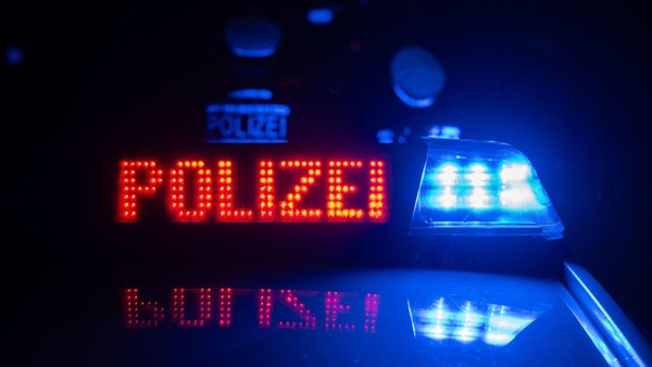 Diebe brechen Türen auf und scheitern bei zwei Einbruchsversuchen in Velbert