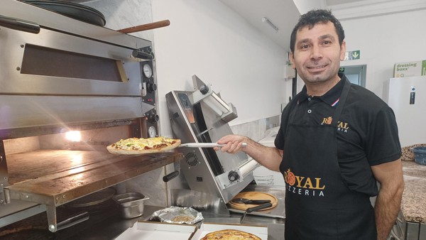 „Sechs Pizzen sind nicht selten“: Sieger und Verlierer der Fußball-WM in Velbert
