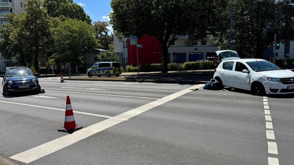 Nach schwerem Unfall am Willy-Brandt-Platz in Velbert: Hauptkreuzung wieder frei