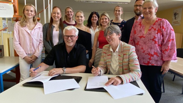 Gesamtschule Heiligenhaus schließt Kooperation mit Zahntechniker