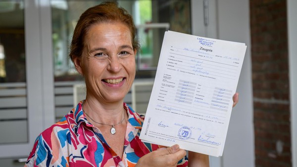 „Sehr verspielt“ und „Sehr gut“ in Mathe: Velberts Lehrer zeigen ihre Zeugnisse
