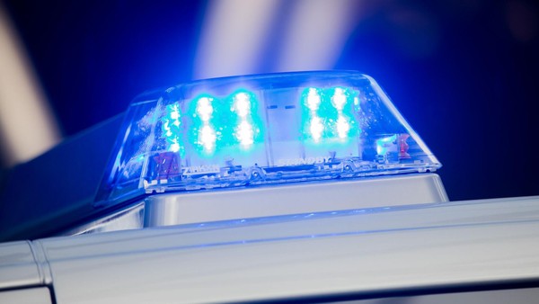 Überfall auf Handyladen in Velbert: Smartphones im Wert von 6000 Euro gestohlen