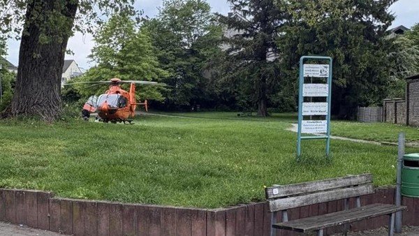 Nach schwerem Unfall in Velbert: Hier gilt Überholverbot an haltenden Bussen
