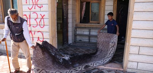 Westjordanland: Israelische Siedler legen Feuer an Moschee und Wohnhäuser