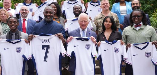 König Charles hasst Fußball – behauptet zumindest sein Sohn, Prince William