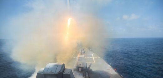 Iran: US-Armee greift erneut an – Emirate melden Attacken auf Öltanker