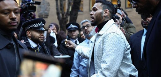 Chris Brown nach Hundeangriff auf Haushälterin zu hoher Geldzahlung verurteilt