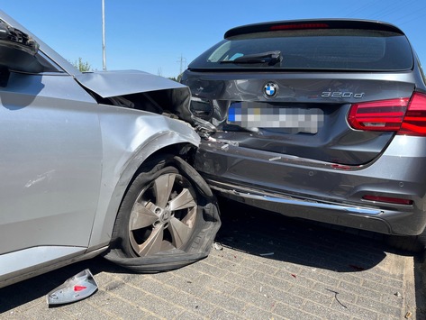 POL-ME: Verkehrsunfall mit hohem Sachschaden – 2607082
