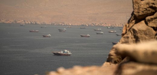 Während Nato-Gipfel: USA greifen Iran erneut an – Streit über Straße von Hormus