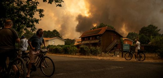 Waldbrände wüten in Frankreich: Flammen, Rauch, Löscharbeiten – die Bilder
