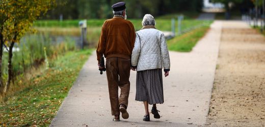 Rente und Altersarmut: Zahl der Rentner mit Sozialhilfe steigt schnell