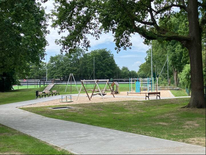 Familien in Mönchengladbach: Spielplatz Broicher Straße wird nach Umbau feierlich eröffnet