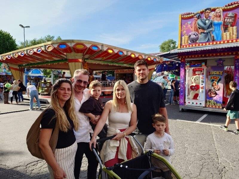 Kirmes in Krefeld-Uerdingen: Zwischen Karussell und Lebkuchenherz