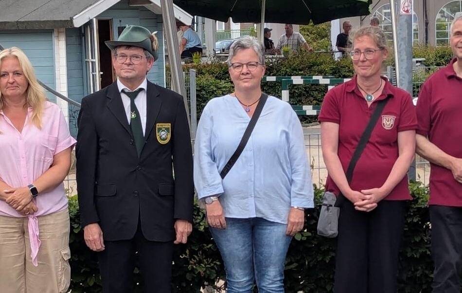 Vogelschießen auf dem Dorfplatz: Lüllingen hat einen neuen Schützenkönig