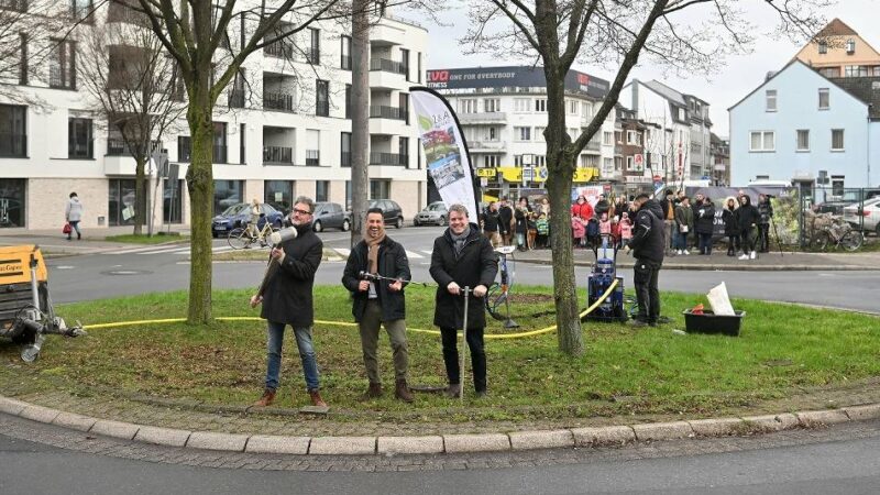 TV-Gartenprofi Davit Arican: Erster Kreisverkehr in Moers wird nachhaltig grün