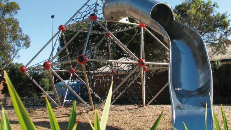 Baustart in Moers : Stadt baut einen neuen Spielplatz in Vennikel