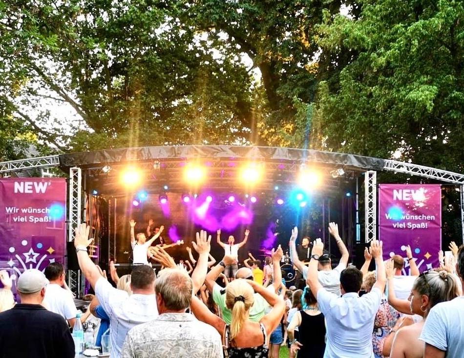 Feier und Konzert für sozialen Zweck: Hilfe für den Jüchener Verein Linas Rollis