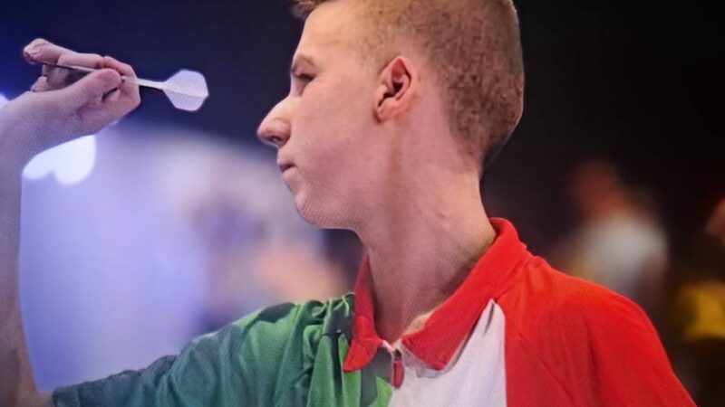 16-Jähriger aus Grefrath: Cedric Gerlach ist Deutscher Junioren-Meister im Steeldart