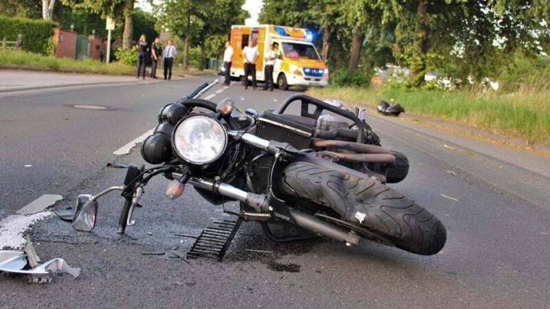 Unfall in Korschenbroich: Motorradfahrer nach Kollision schwer verletzt