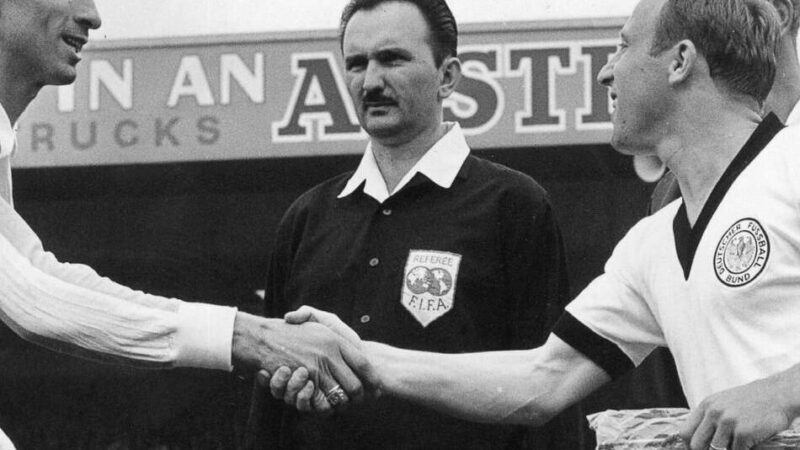 Im Alter von 89 Jahren: Wegen ihm gibt es die Rote Karte – argentinischer Fußballer Rattín tot