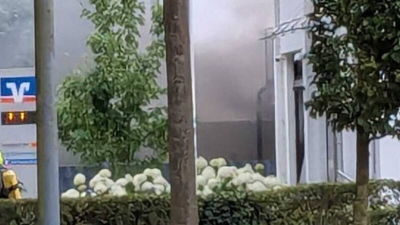 Einsatz in Kevelaer-Twisteden: Mann zündet Wohnung an und greift zu Messer