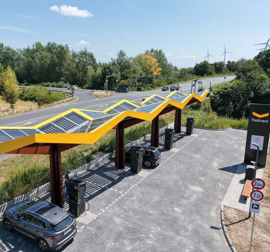 Elektromobilität in Rheinberg: Acht neue Schnellladepunkte an der A57