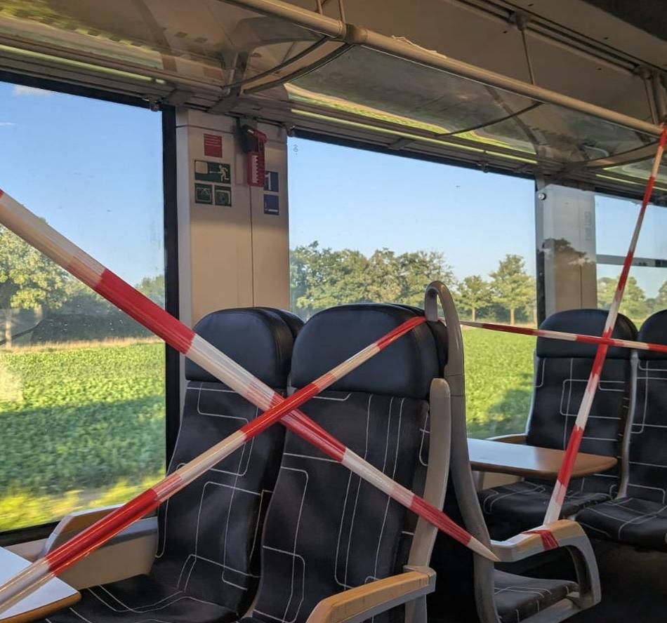 Initiative listet Mängel auf: Auslaufendes Kühlmittel, defekte Toiletten – Pendler kritisieren Zustände im Niersexpress