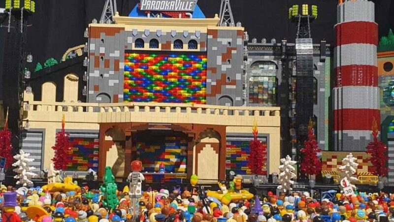 Parookaville 2026: Verrücktes Fan-Projekt – Mainstage aus Lego-Steinen nachgebaut