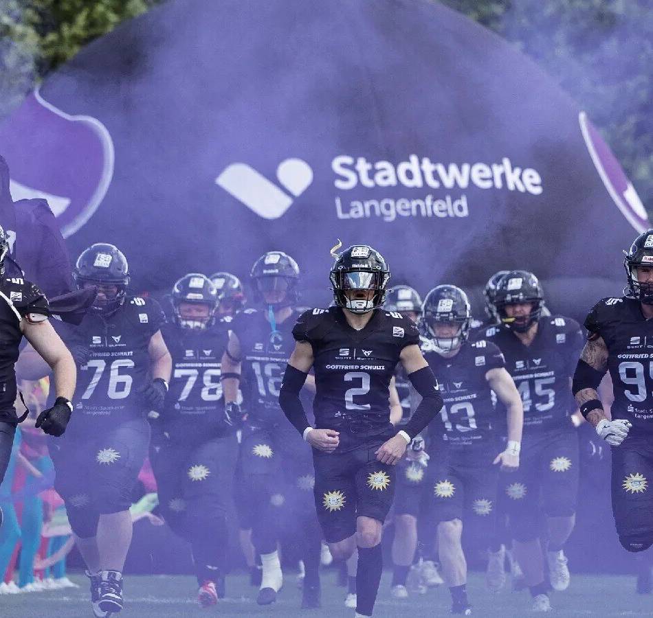 Jahnstadion: Langenfeld Longhorns starten Crowdfunding für neue Anzeigetafel