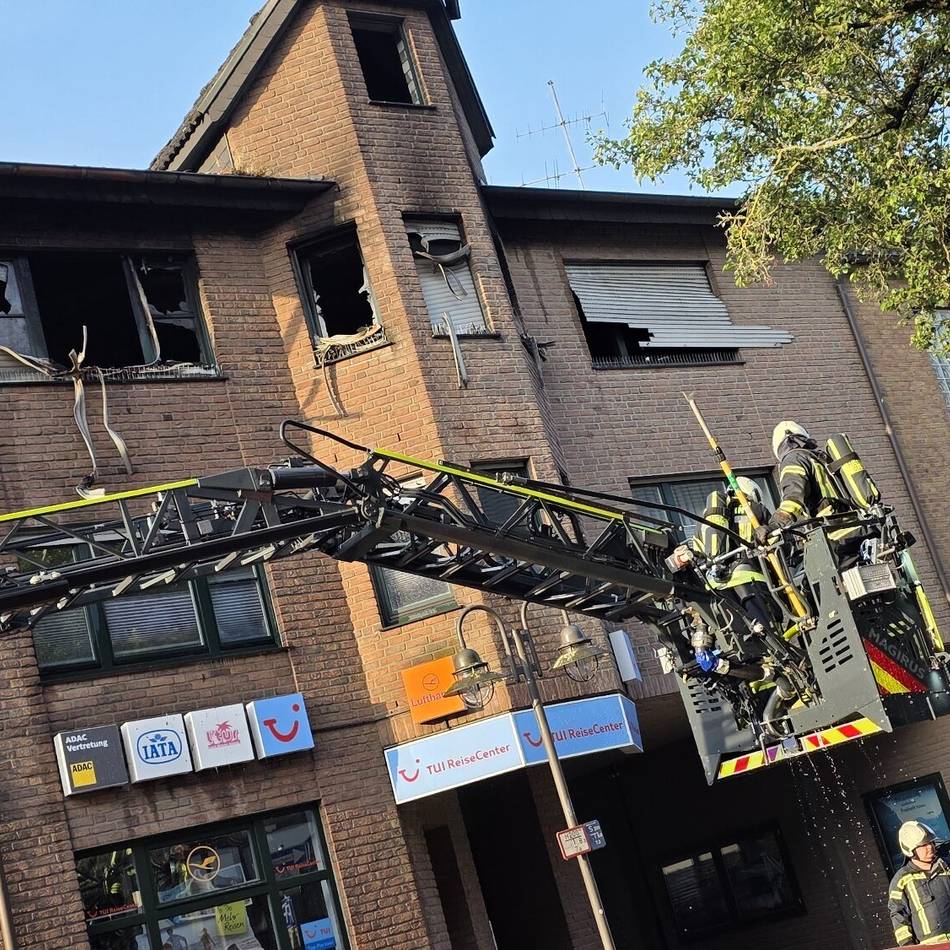 Einsatz in Geldern: Feuerwehr löscht brennende Wohnung in der Innenstadt