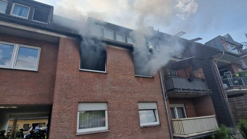 Feuer in Meerbusch: Zwei Menschen bei Wohnungsbrand verletzt