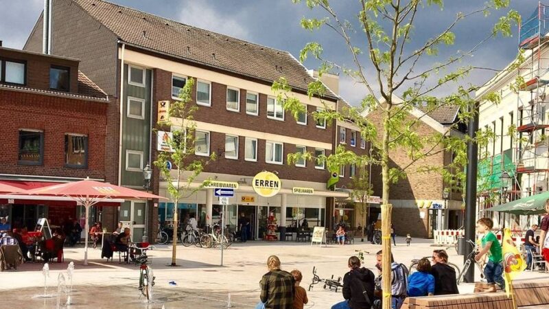 Marktplatz in Willich: SPD befürwortet schnelle Hitzeschutz-Lösung am Wasserspiel