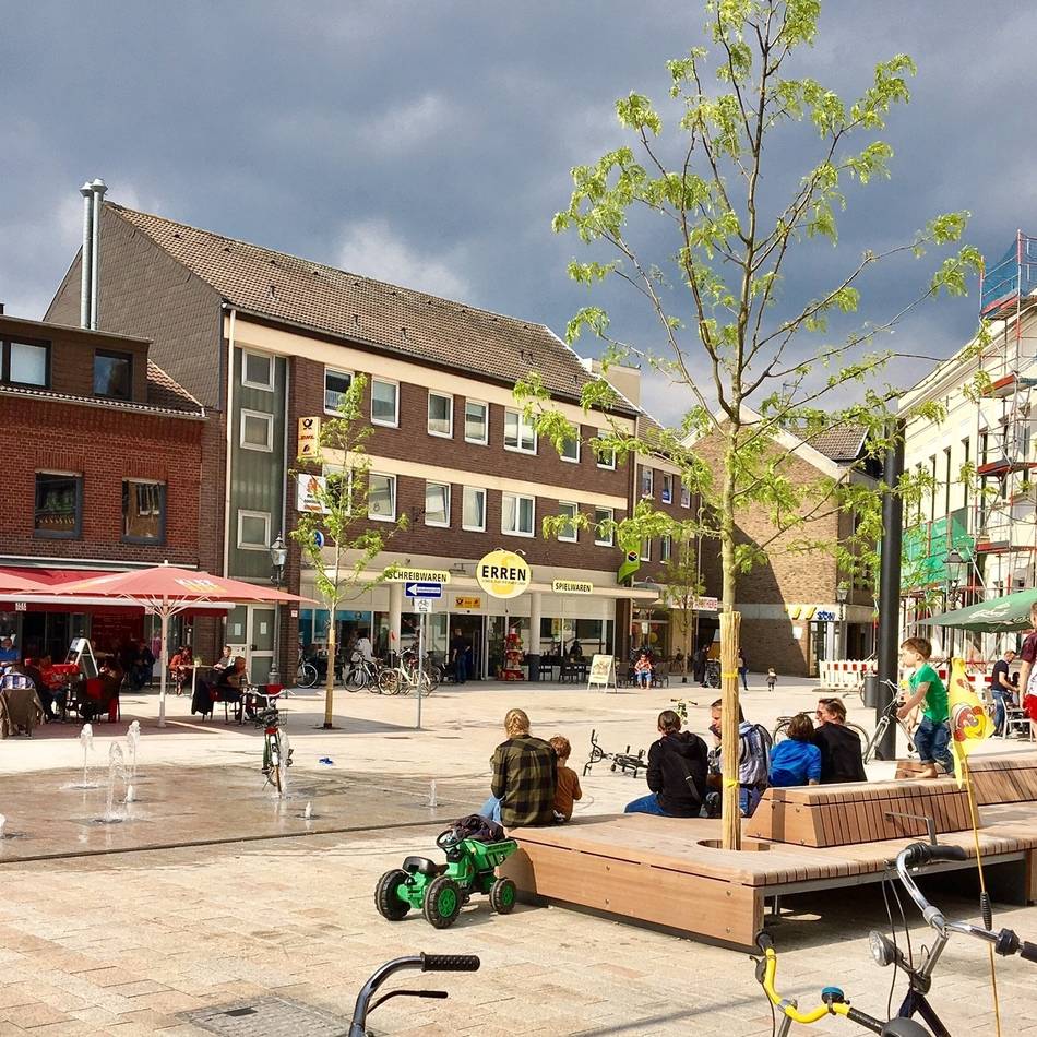 Marktplatz in Willich: SPD befürwortet schnelle Hitzeschutz-Lösung am Wasserspiel