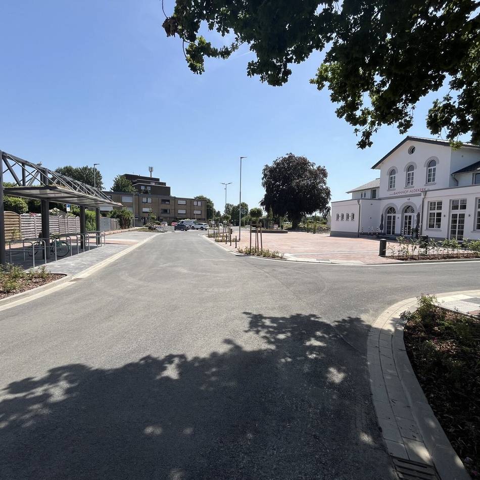 Sommer 2026: Bahnhofsvorplatz in Aldekerk ist fertig